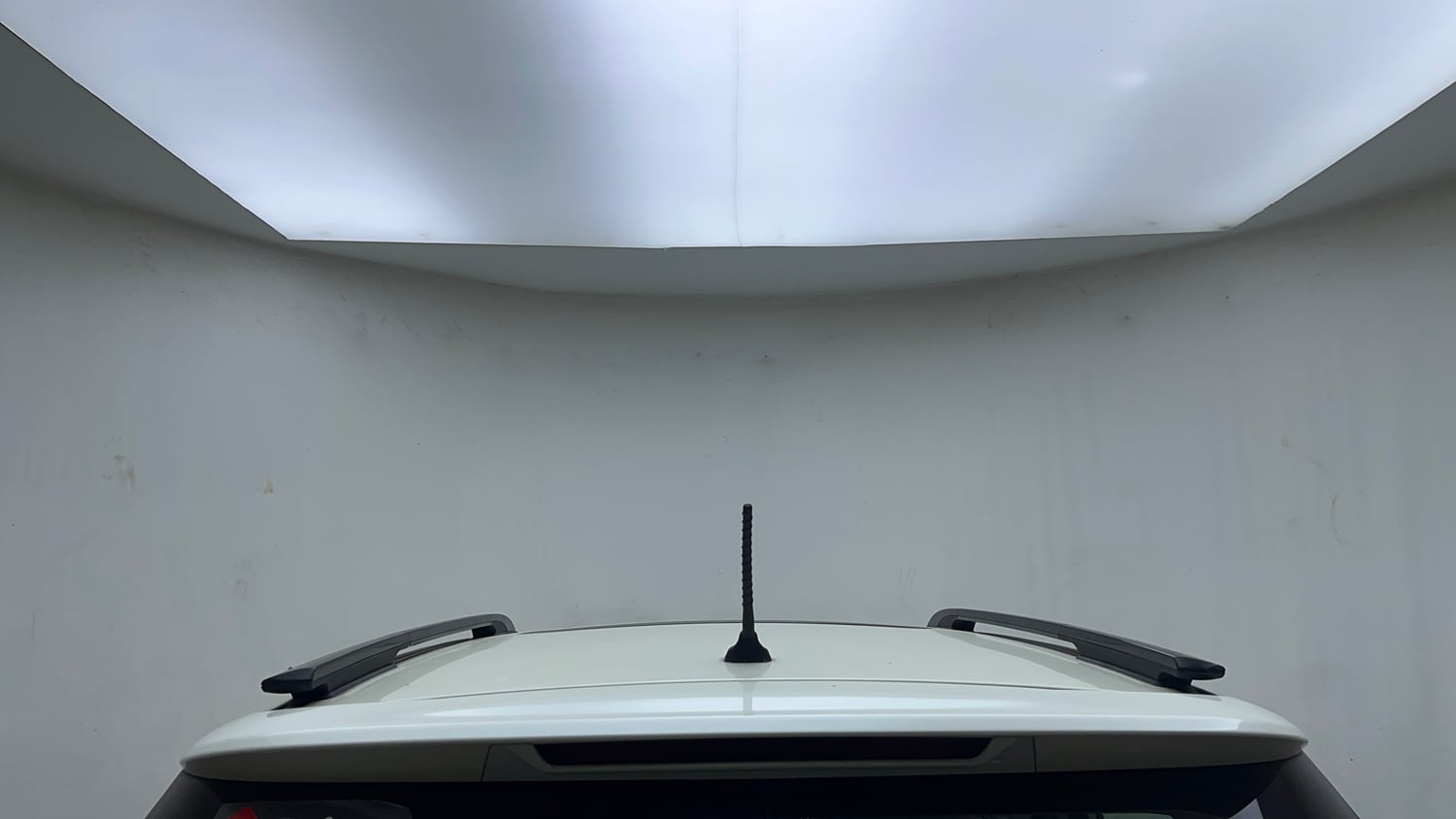 Used 2021 Mahindra XUV 300 W8 (O) 1.5 Diesel AMT Diesel Automatic exterior EXTERIOR ROOF VIEW