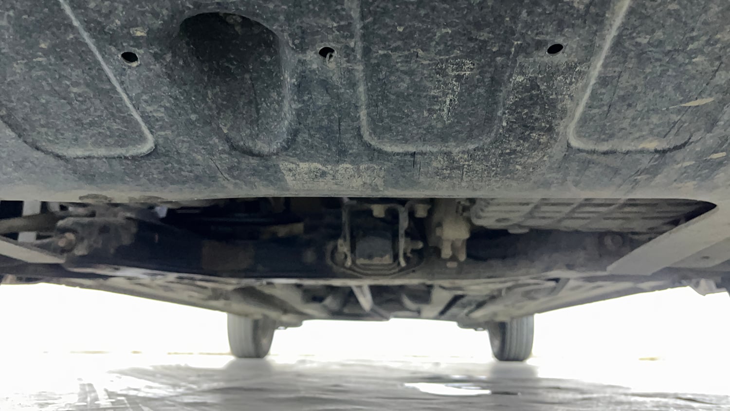 Used 2018 Hyundai Elite i20 Asta 1.2 AT Petrol Automatic extra FRONT LEFT UNDERBODY VIEW