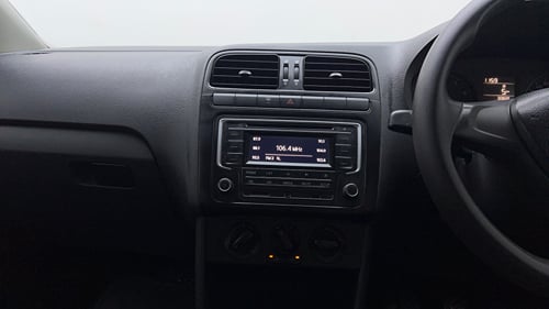 Used 2017 Volkswagen Polo Comfortline 1.2L (P) Petrol Manual interior MUSIC SYSTEM & AC CONTROL VIEW
