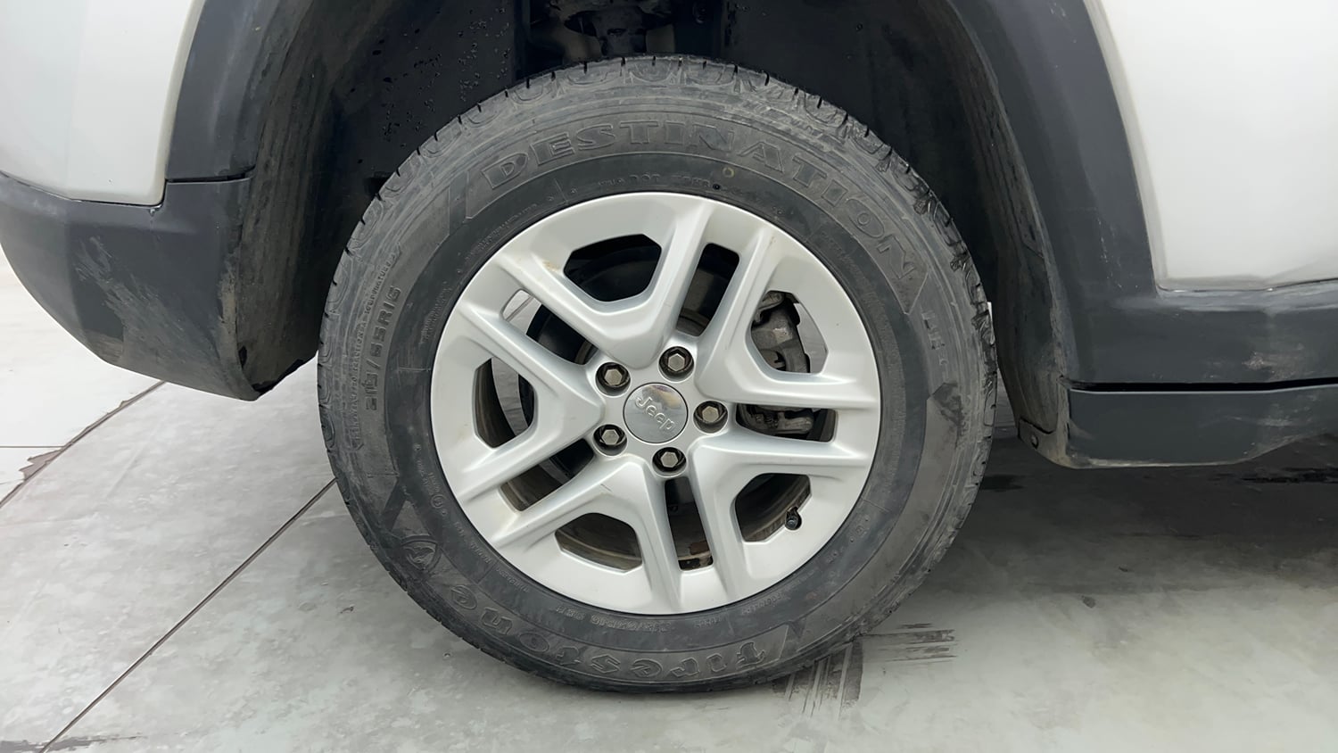 Used 2020 Jeep Compass Sport Plus 1.4 Petrol Petrol Manual tyres RIGHT REAR TYRE RIM VIEW