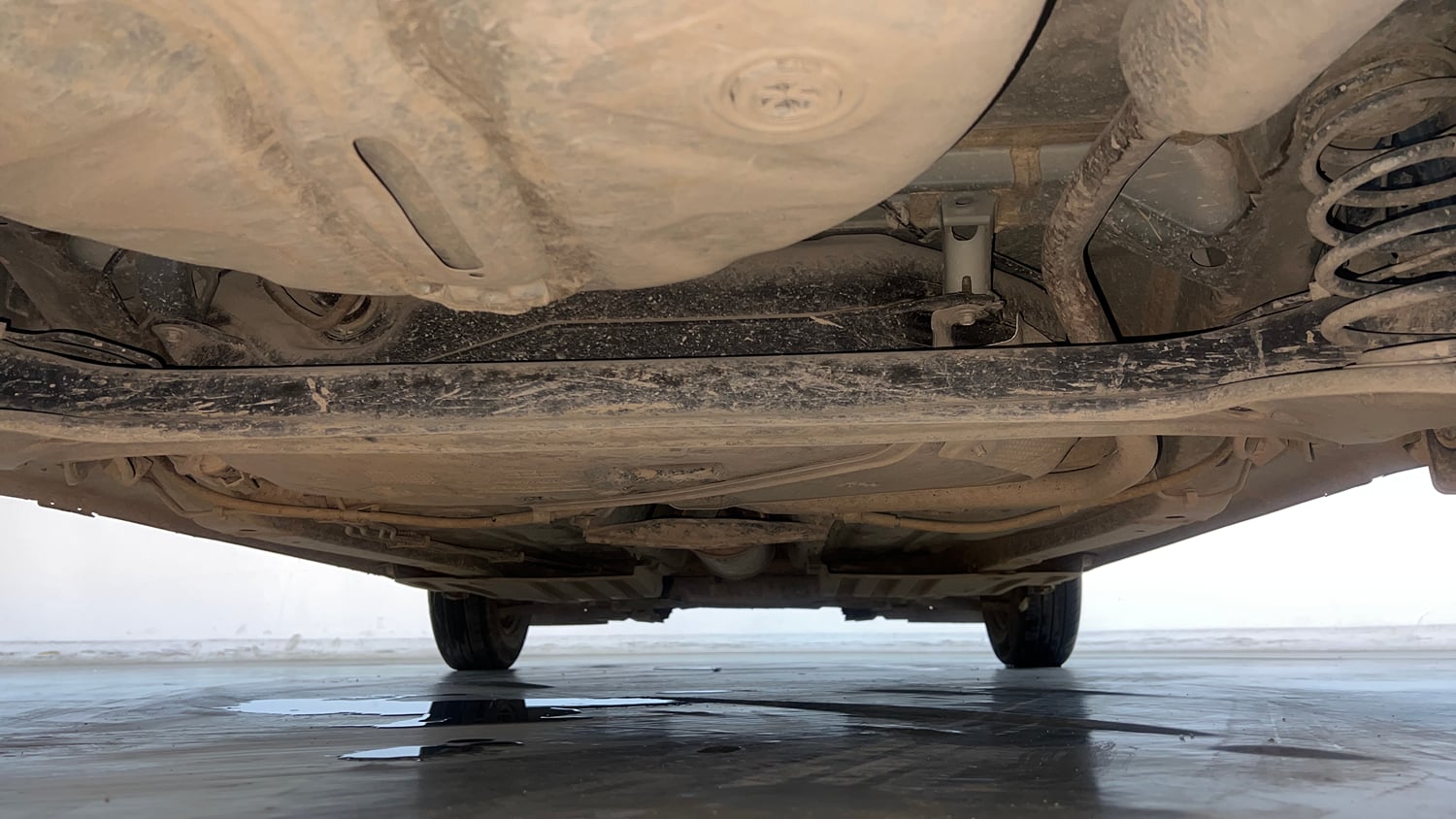 Used 2022 Maruti Suzuki Swift VXi Petrol Manual extra REAR UNDERBODY VIEW (TAKEN FROM REAR)