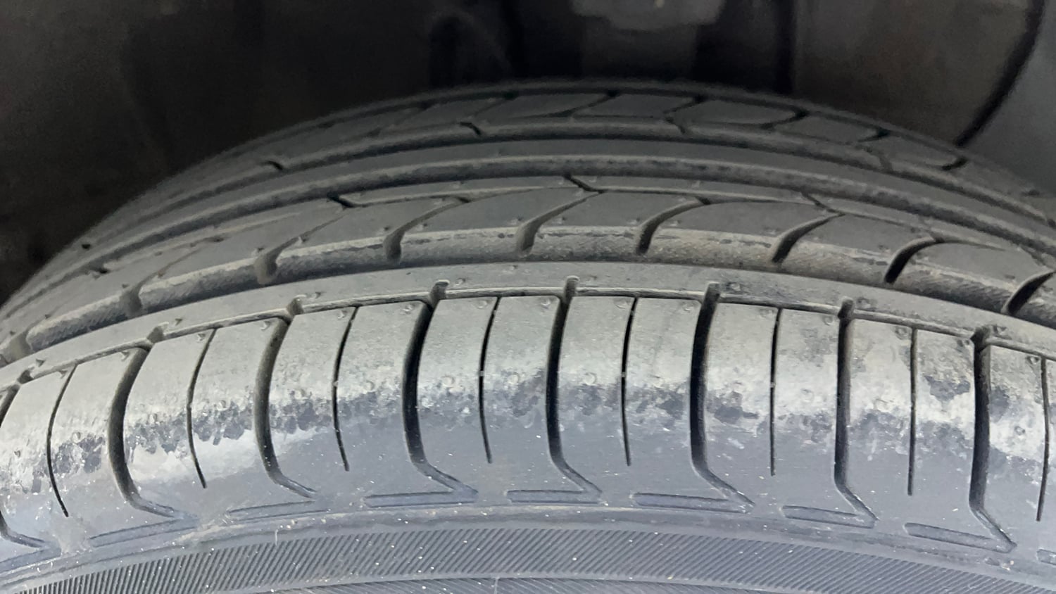 Used 2018 Hyundai Elite i20 Asta 1.2 AT Petrol Automatic tyres RIGHT FRONT TYRE TREAD VIEW