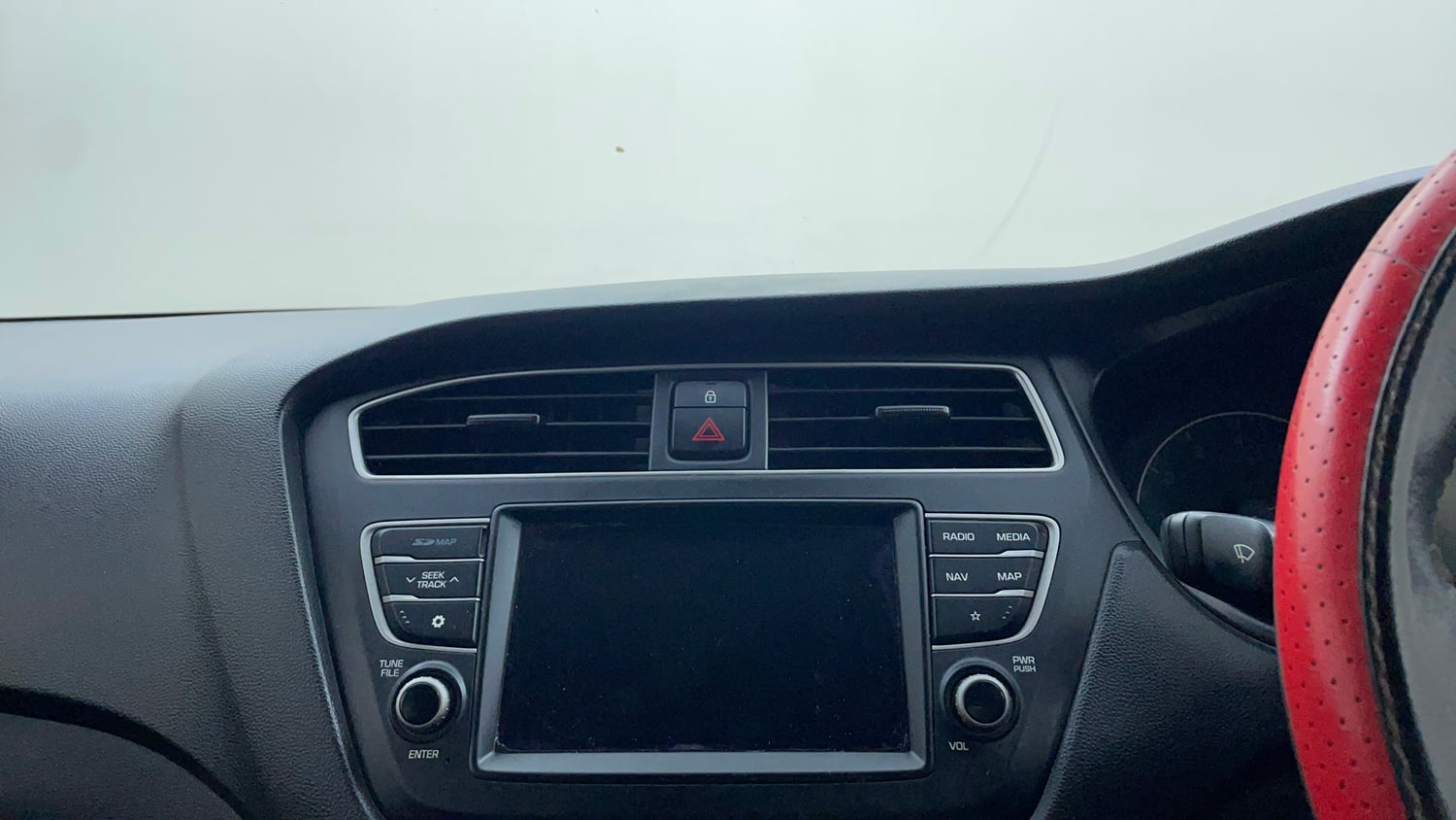 Used 2019 Hyundai Elite i20 Asta 1.2 Dual Tone Petrol Manual top_features Touch screen infotainment system
