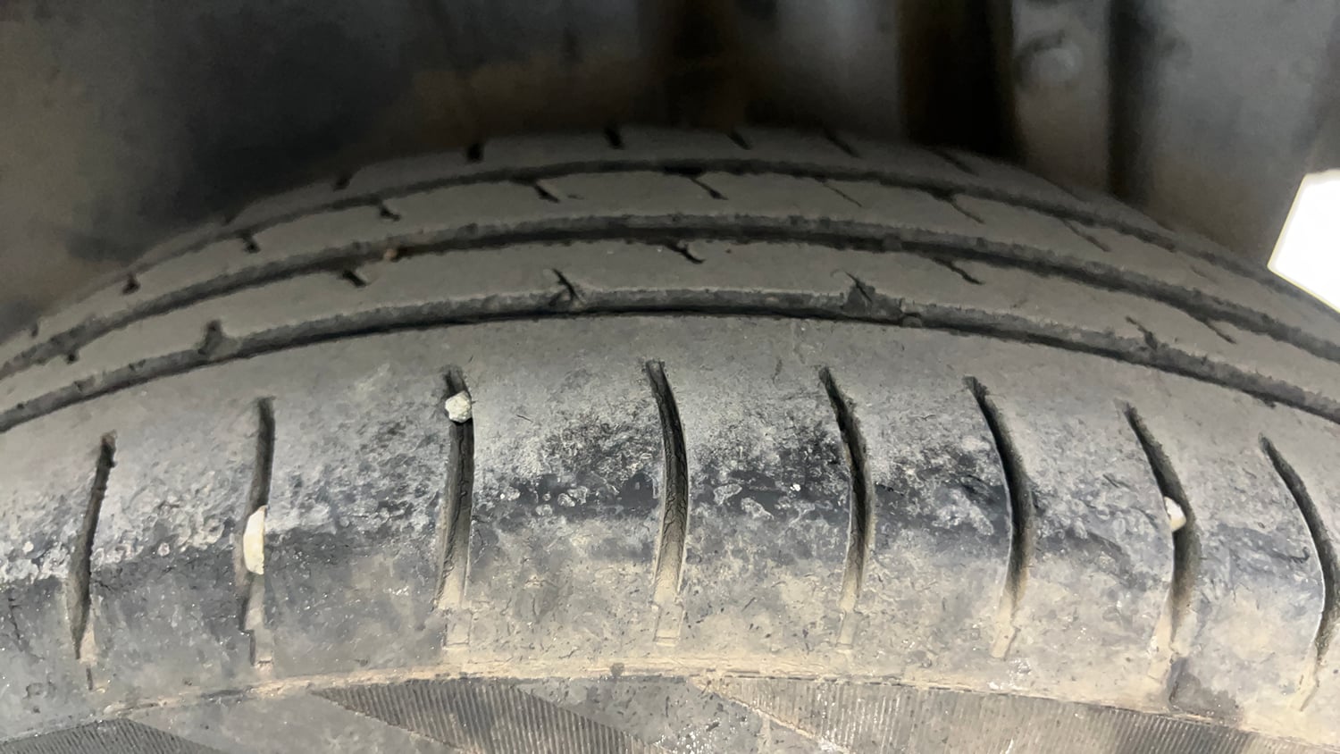 Used 2013 Maruti Suzuki Swift VDi Diesel Manual tyres LEFT REAR TYRE TREAD VIEW