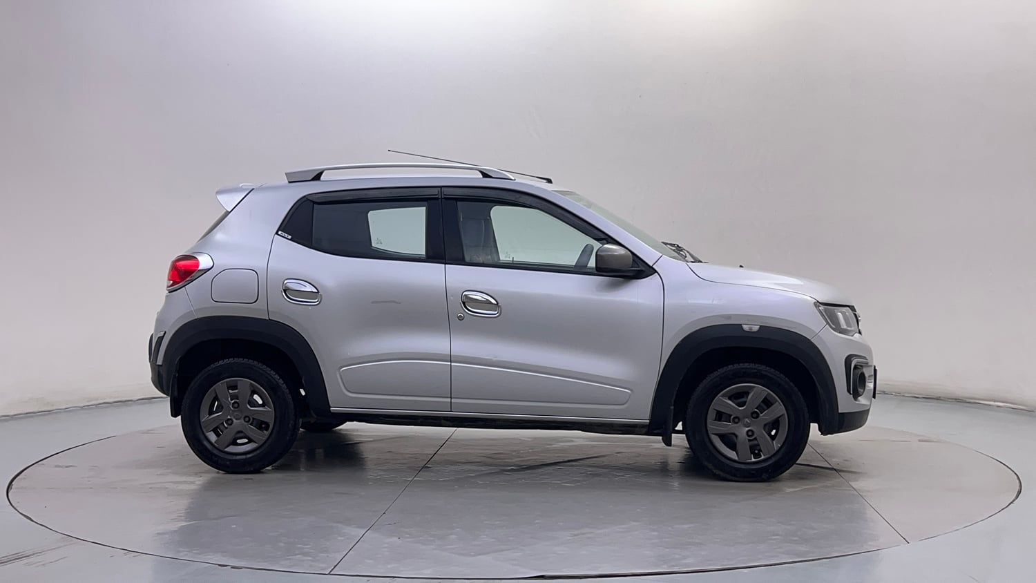 Used 2017 Renault Kwid 1.0 RXT AMT Petrol Automatic exterior RIGHT SIDE VIEW