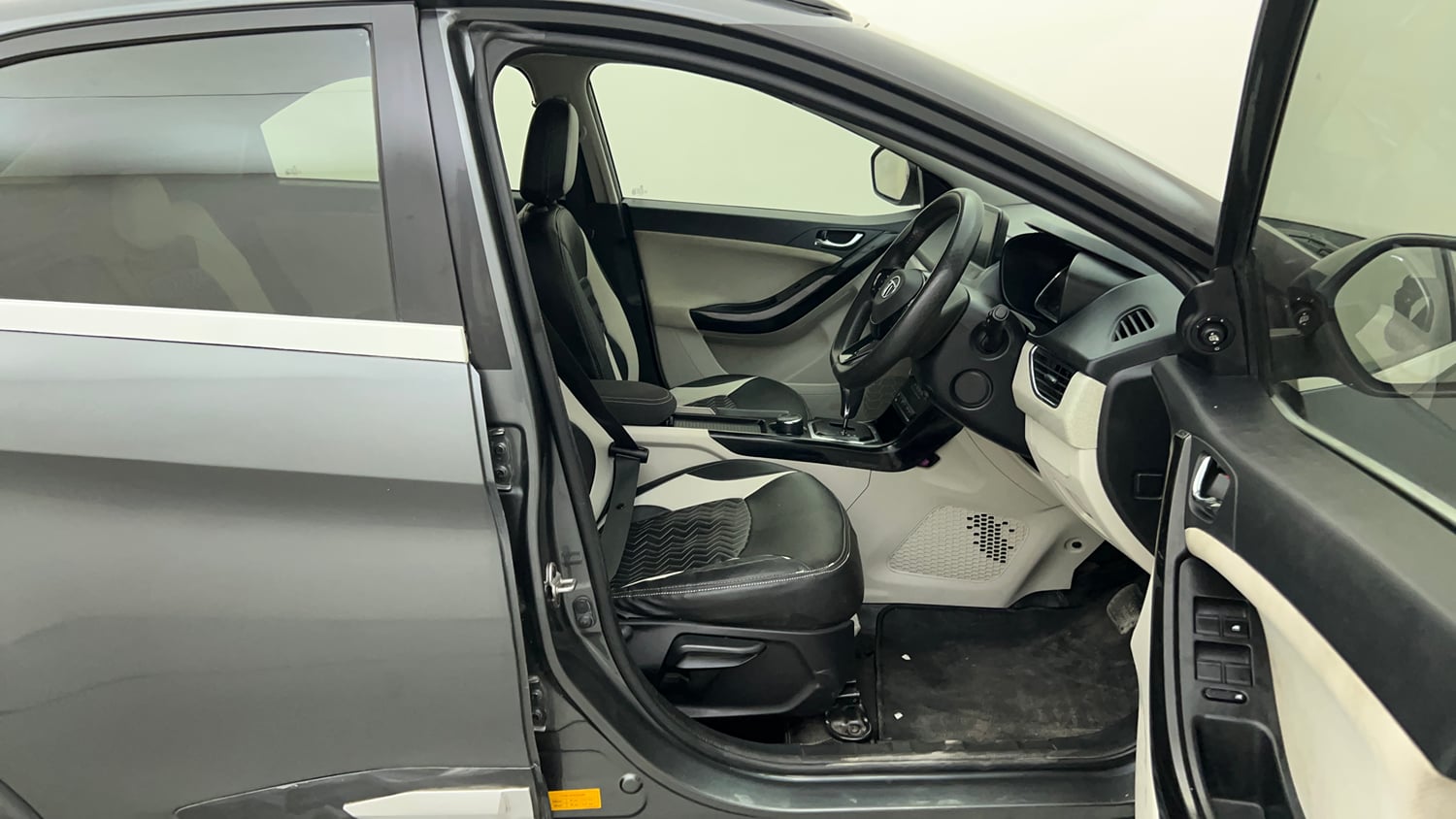 Used 2022 Tata Nexon XZA Plus Diesel Diesel Automatic interior RIGHT SIDE FRONT DOOR CABIN VIEW