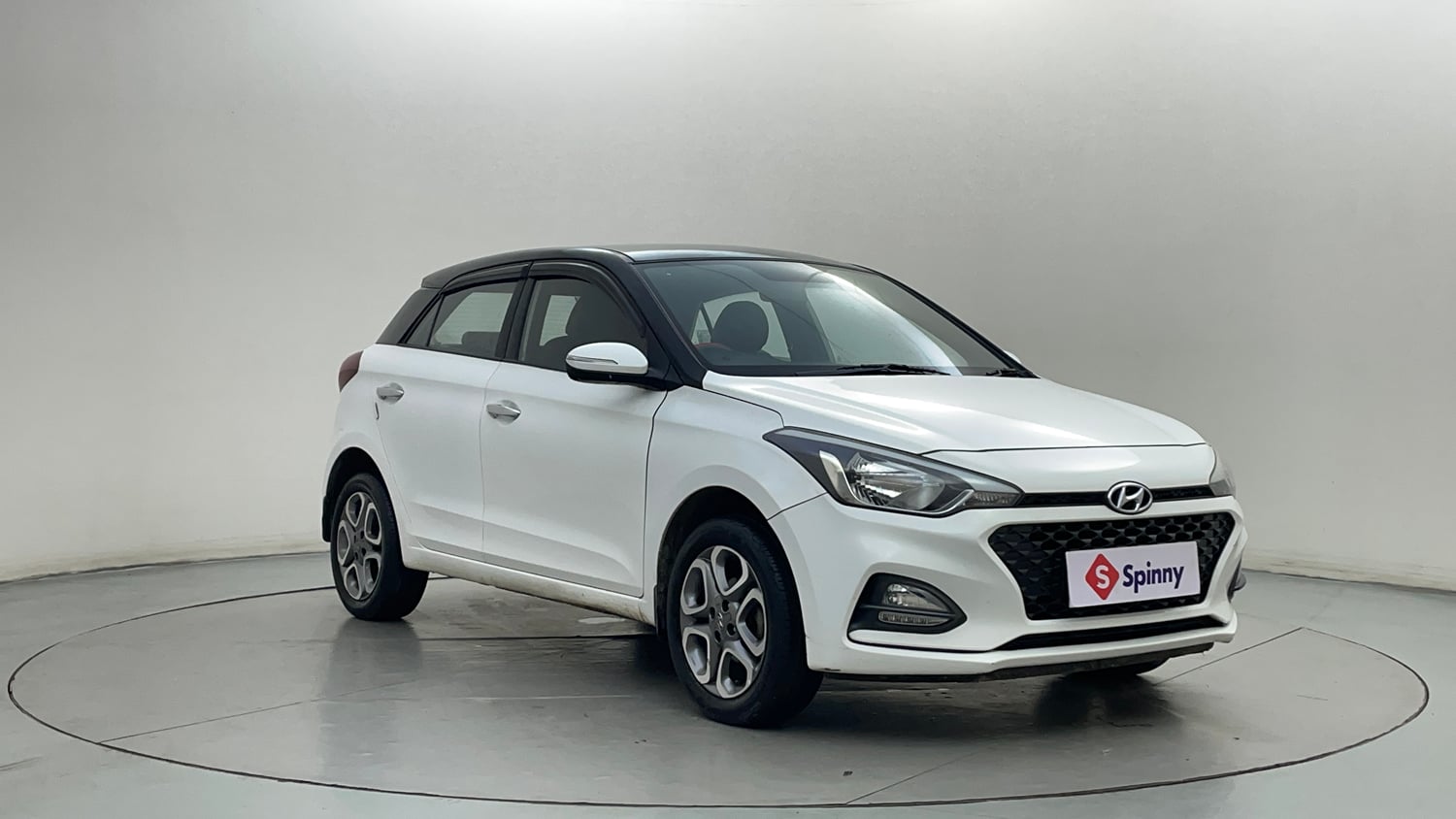 Used 2019 Hyundai Elite i20 Asta 1.2 Dual Tone Petrol Manual exterior RIGHT FRONT CORNER VIEW