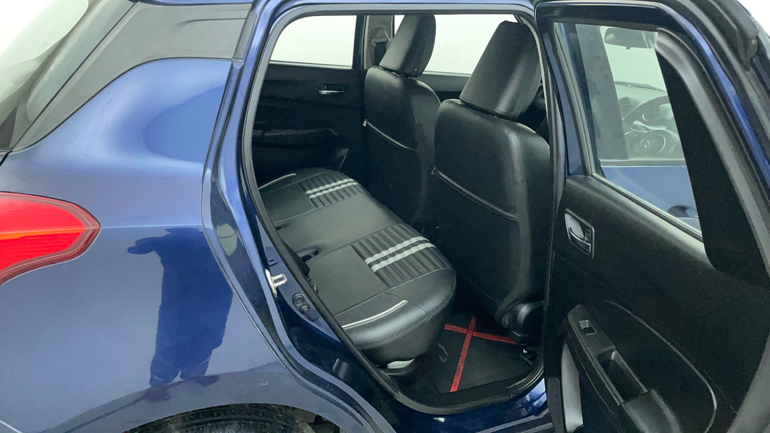 Used 2019 Maruti Suzuki Swift VXi AMT Petrol Automatic interior RIGHT SIDE REAR DOOR CABIN VIEW