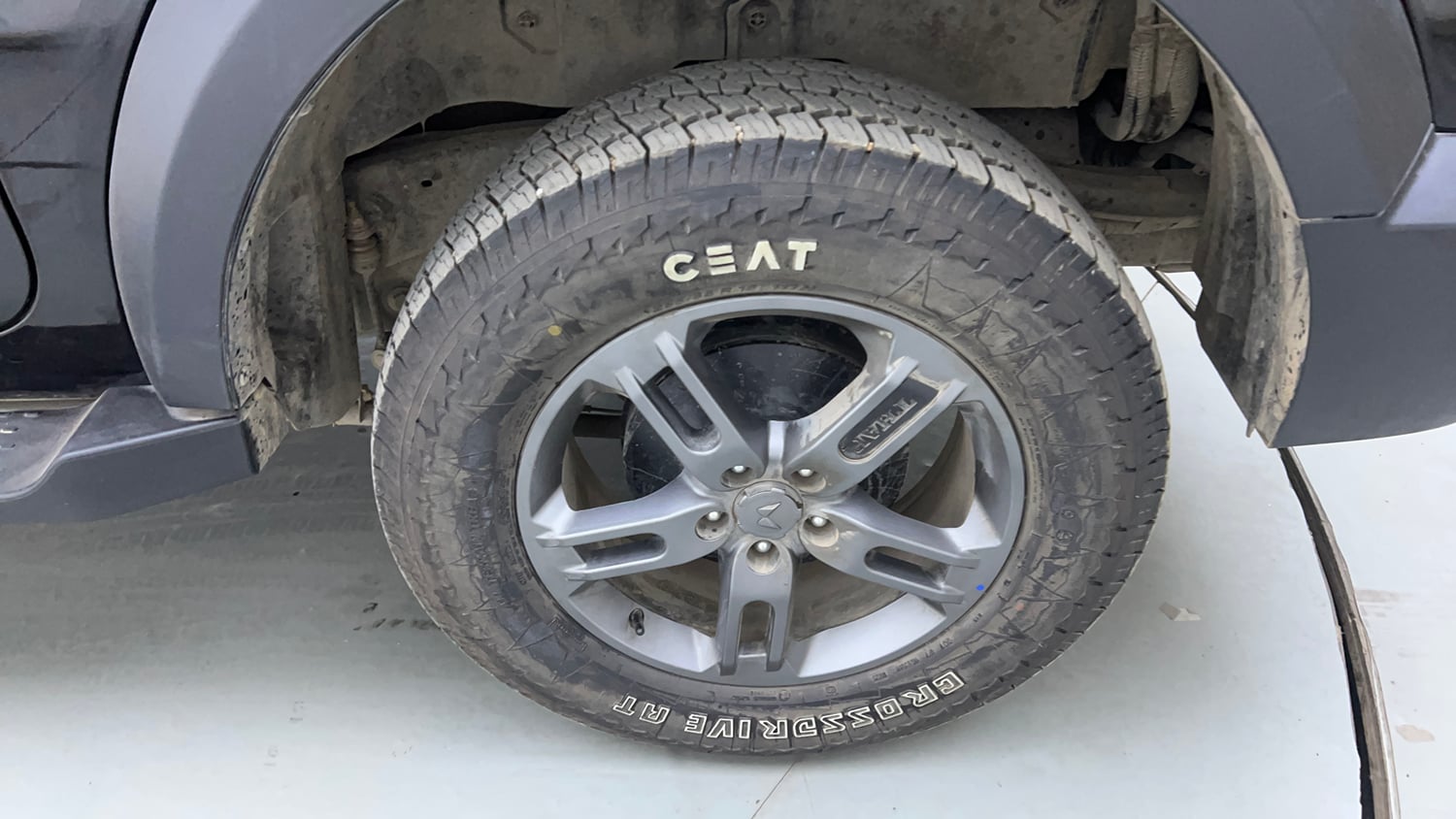 Used 2026 mahindra Thar LXT 1.5 Diesel MT 2WD Diesel Manual tyres LEFT REAR TYRE RIM VIEW