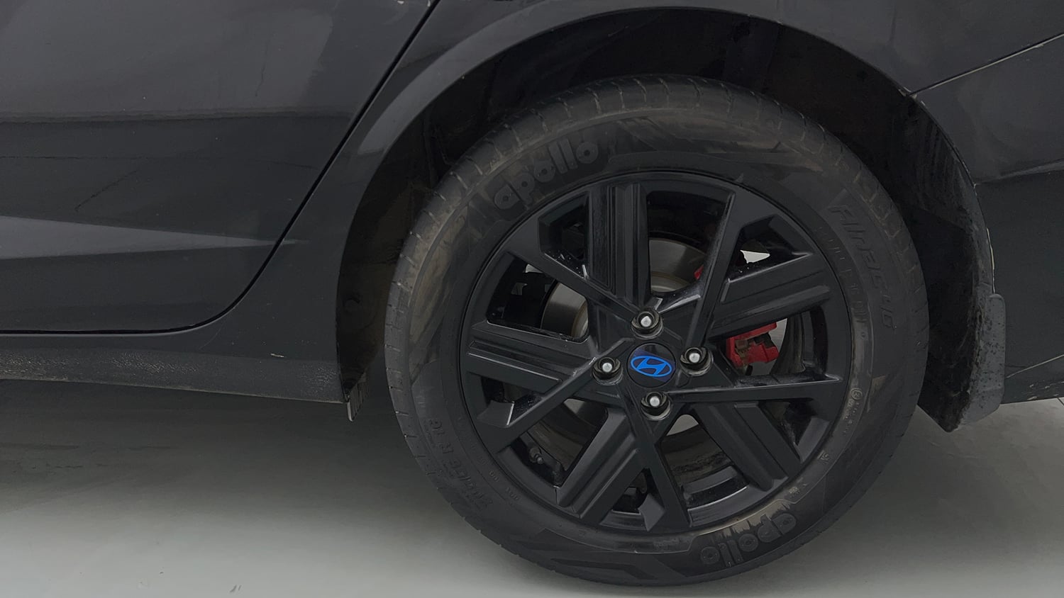 Used 2024 Hyundai Verna SX (O) 1.5 Turbo Petrol DCT Petrol Automatic tyres LEFT REAR TYRE RIM VIEW