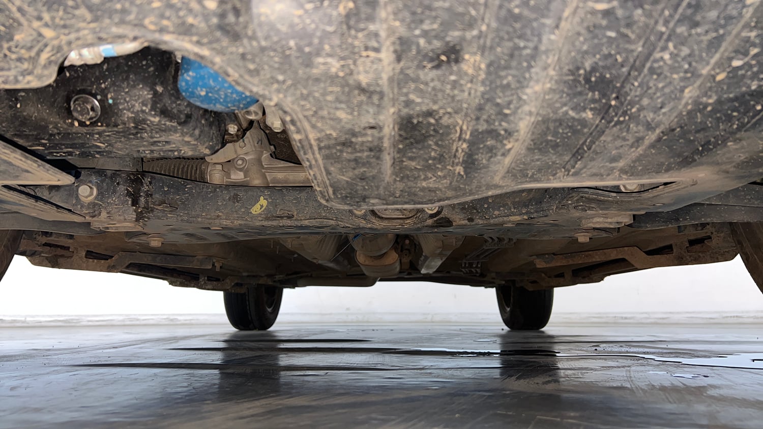 Used 2023 Kia Sonet HTX 1.0 iMT Petrol Manual extra FRONT LEFT UNDERBODY VIEW