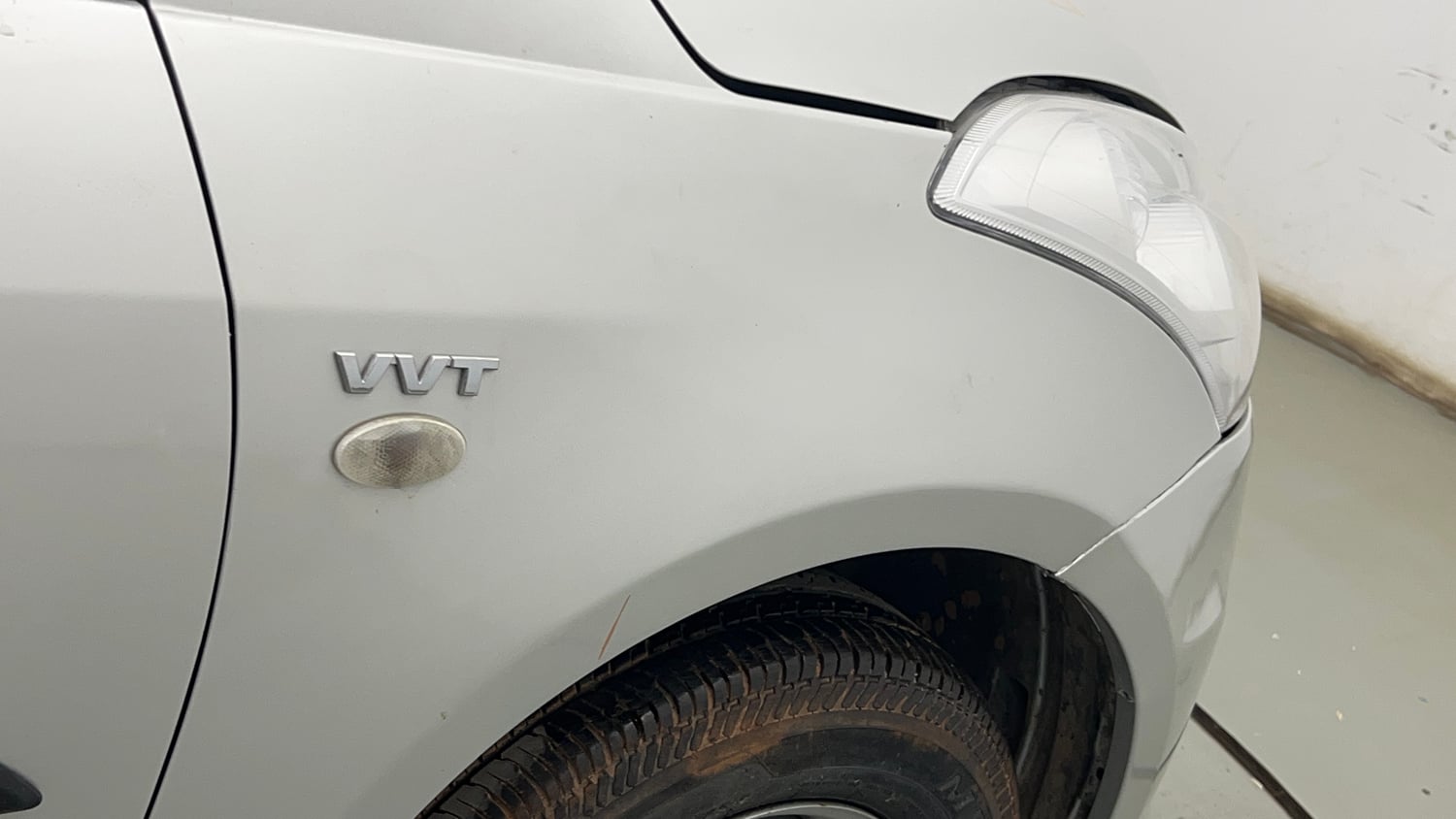 Used 2017 Maruti Suzuki Swift Lxi (O) Petrol Manual dents MINOR SCRATCH