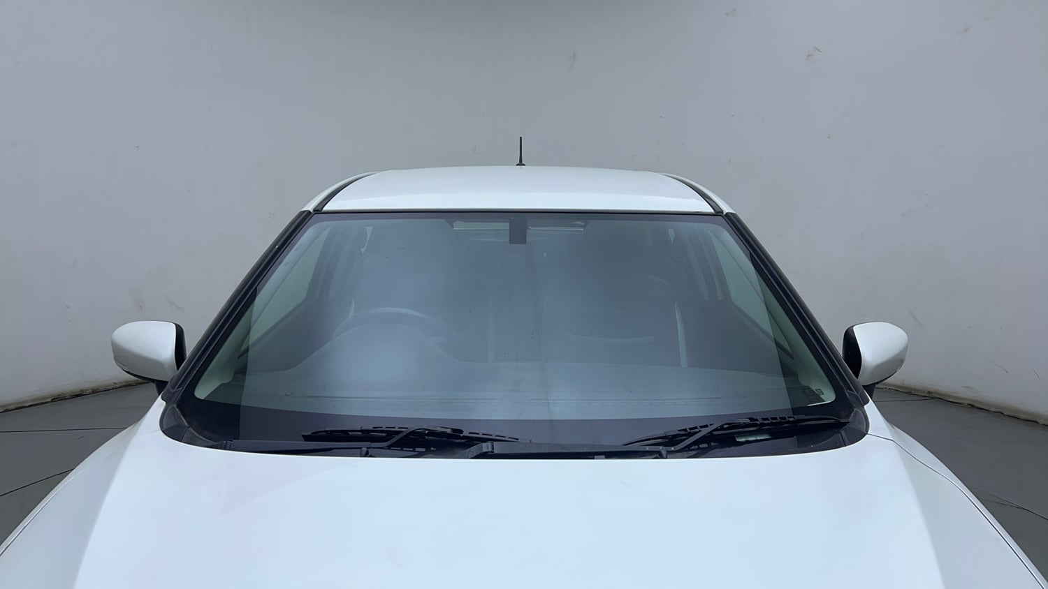 Used 2018 Maruti Suzuki Baleno Zeta 1.2 Petrol Manual exterior FRONT WINDSHIELD VIEW