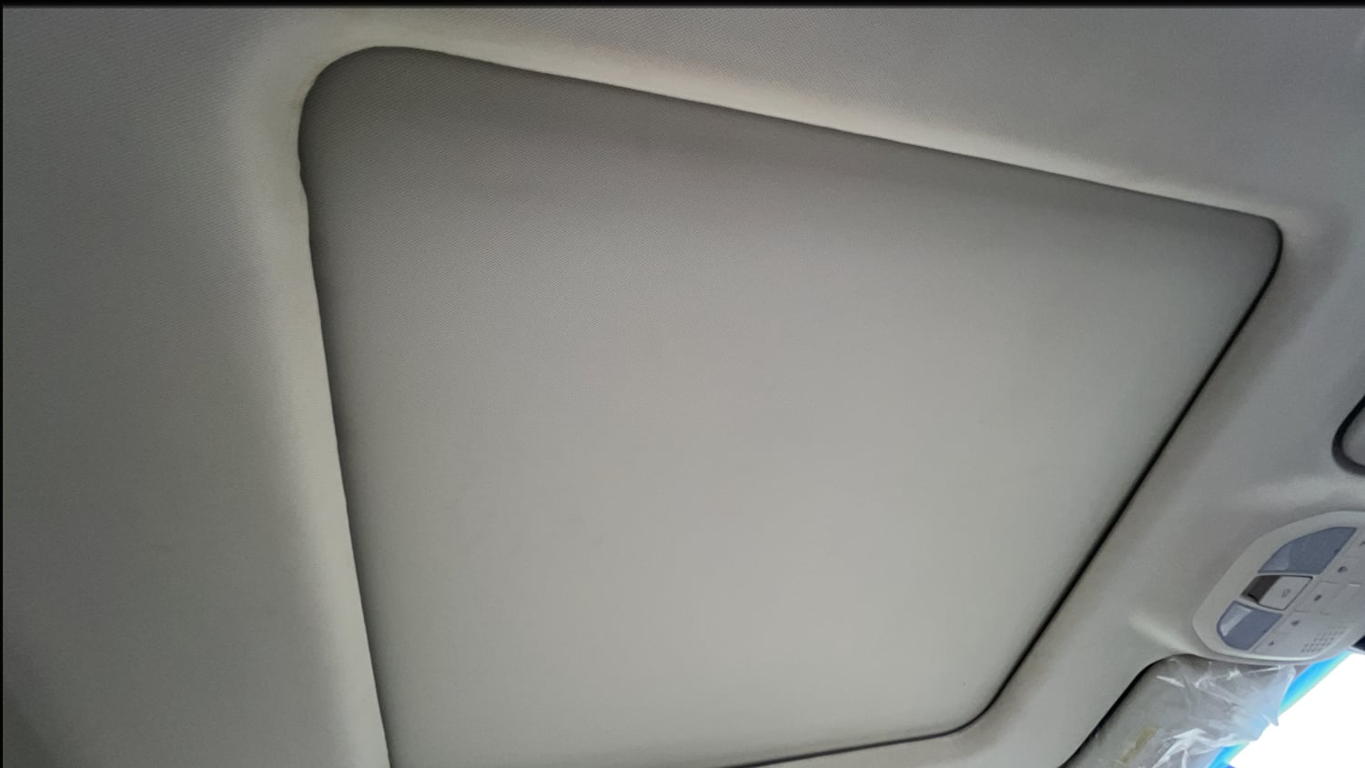 Used 2024 Mahindra XUV 3XO AX7L 1.2 Petrol AT Petrol Automatic top_features Sunroof