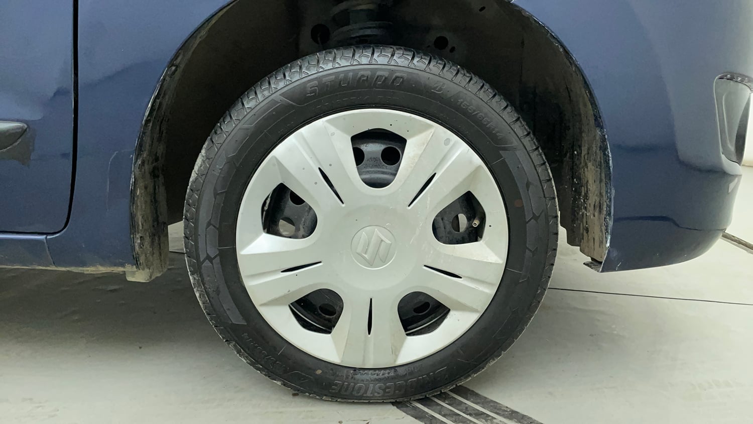 Used 2019 Maruti Suzuki Wagon R VXI Petrol Manual tyres RIGHT FRONT TYRE RIM VIEW