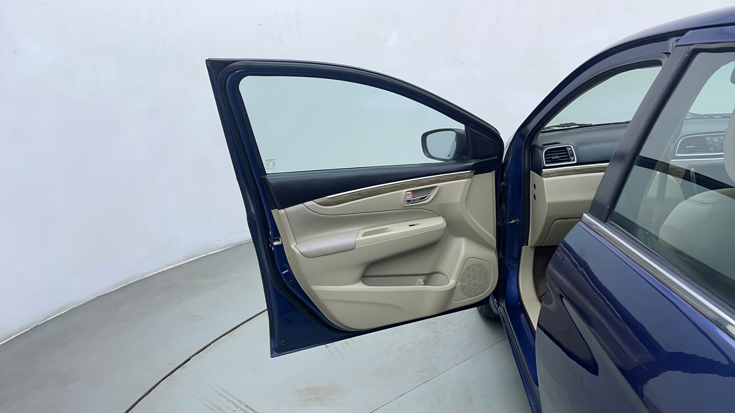 Used 2018 Maruti Suzuki Ciaz Alpha Hybrid 1.5 Petrol Manual interior LEFT FRONT DOOR OPEN VIEW