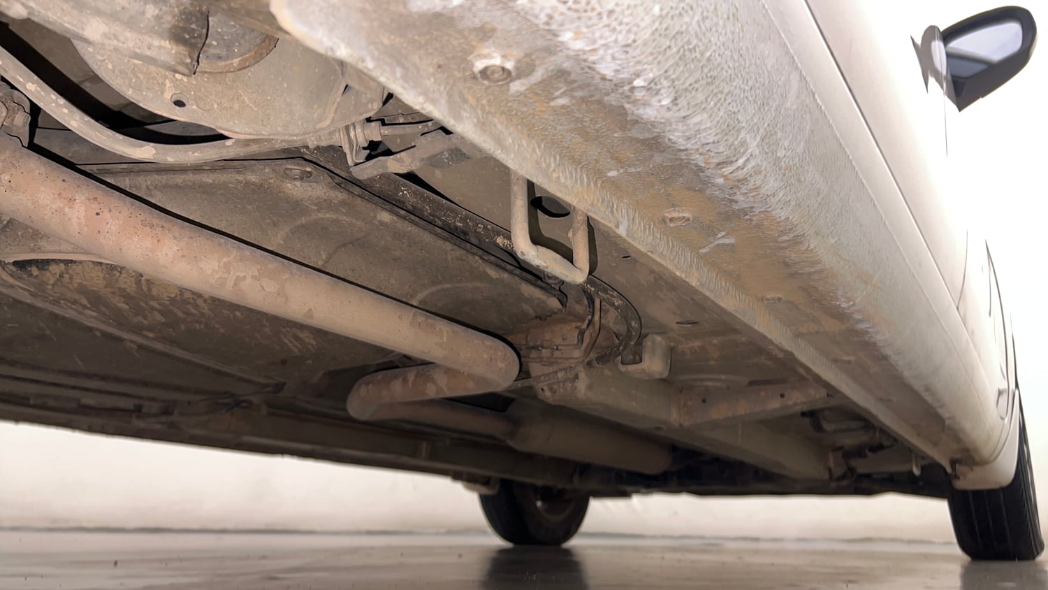 Used 2016 Maruti Suzuki Ertiga ZXI Petrol Manual extra REAR RIGHT UNDERBODY VIEW