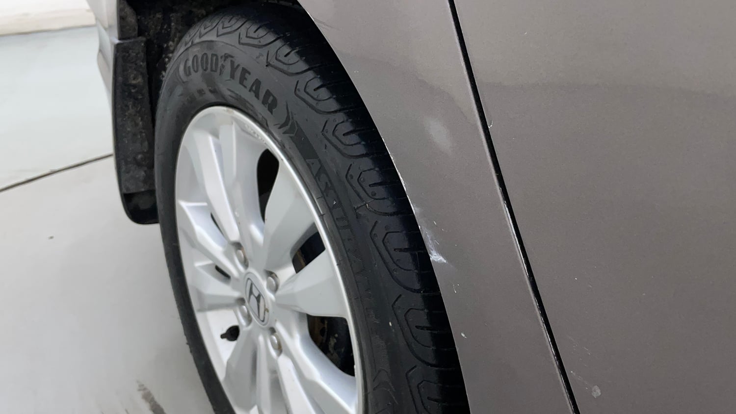 Used 2013 Honda City 1.5 V MT Petrol Manual dents MINOR SCRATCH