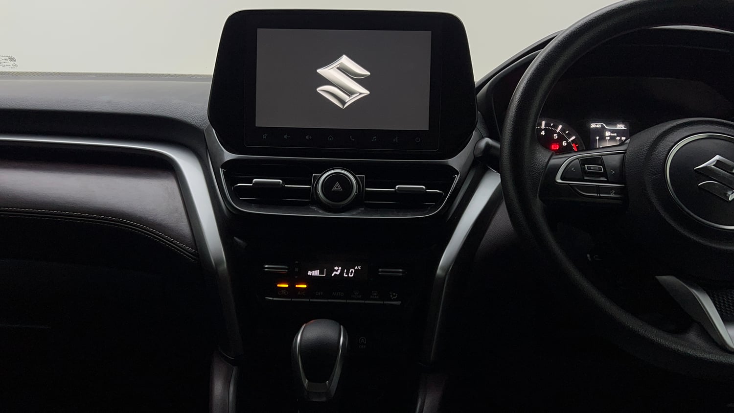 Used 2023 Maruti Suzuki Grand Vitara Zeta Smart Hybrid AT Petrol Automatic interior MUSIC SYSTEM & AC CONTROL VIEW
