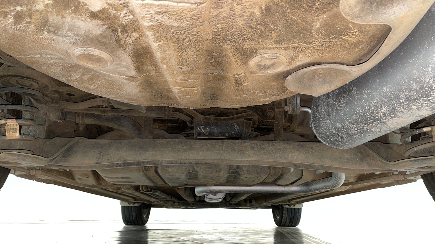 Used 2019 Hyundai Verna SX (O)1.6 VTVT Petrol Manual extra REAR UNDERBODY VIEW (TAKEN FROM REAR)