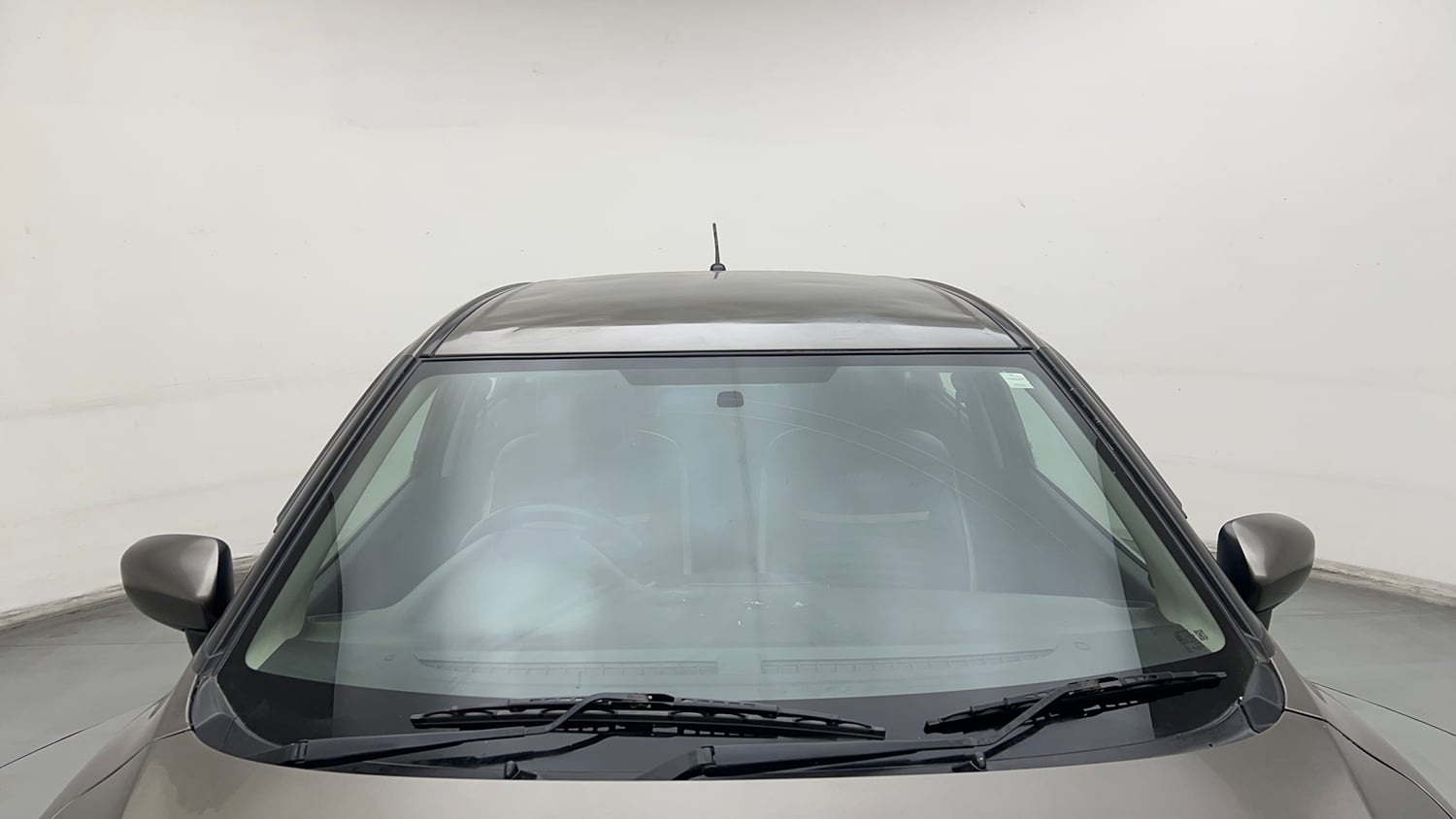 Used 2020 Maruti Suzuki Baleno Sigma Petrol Manual exterior FRONT WINDSHIELD VIEW