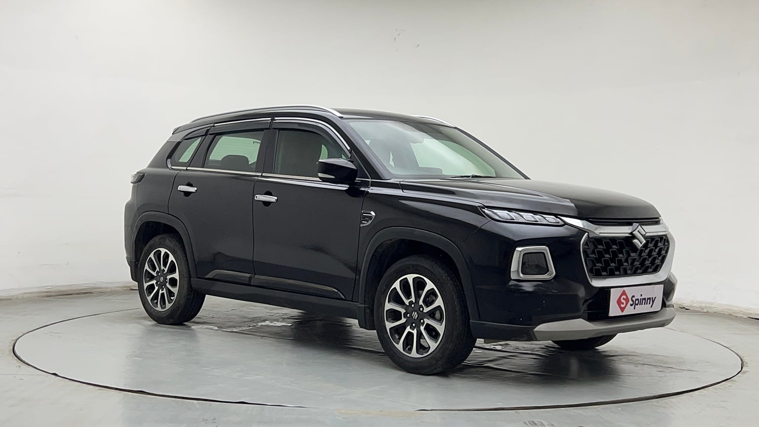 Used 2025 Maruti Suzuki Grand Vitara Zeta Smart Hybrid Petrol Manual exterior RIGHT FRONT CORNER VIEW