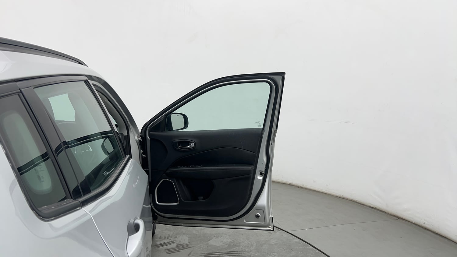 Used 2020 Jeep Compass Sport Plus 1.4 Petrol Petrol Manual interior RIGHT FRONT DOOR OPEN VIEW