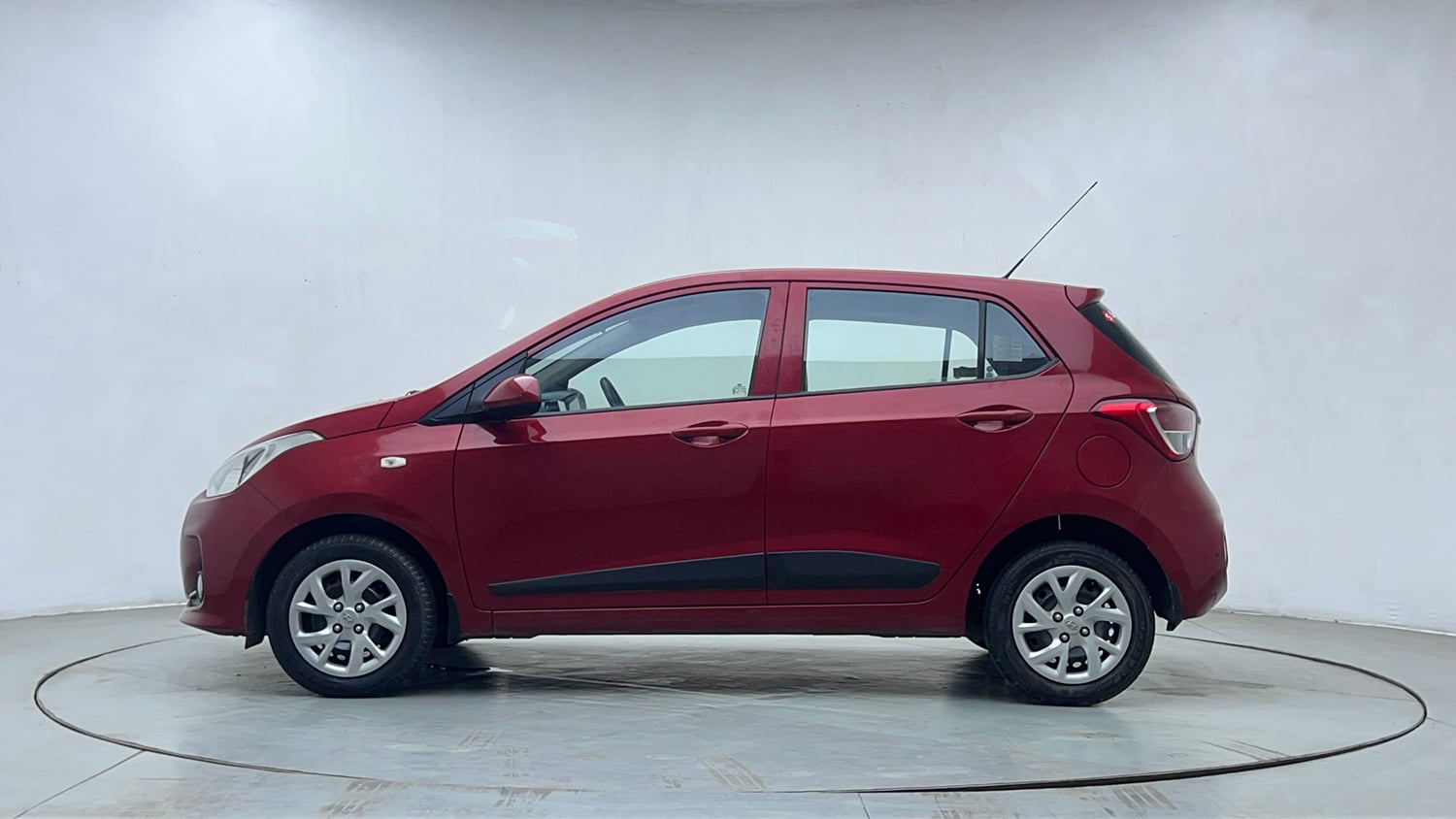 Used 2018 Hyundai Grand i10 Sportz 1.2 Kappa VTVT Petrol Manual exterior LEFT SIDE VIEW