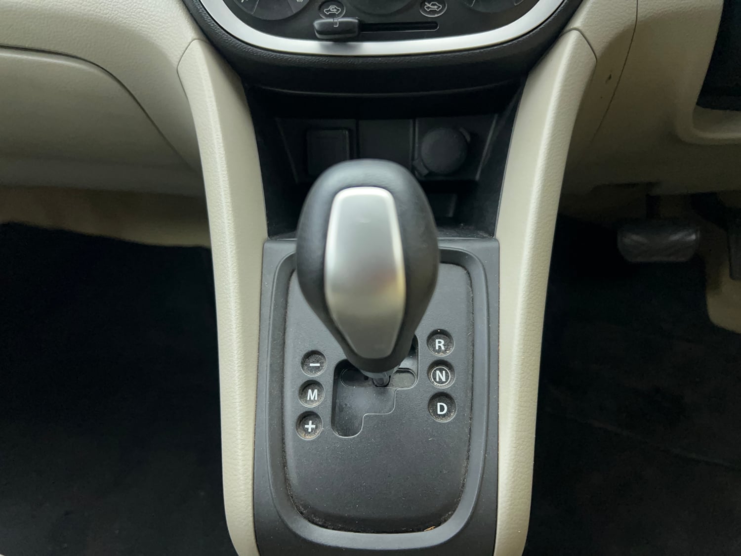 Used 2017 Maruti Suzuki Celerio ZXI (O) AMT Petrol Automatic interior GEAR  KNOB VIEW