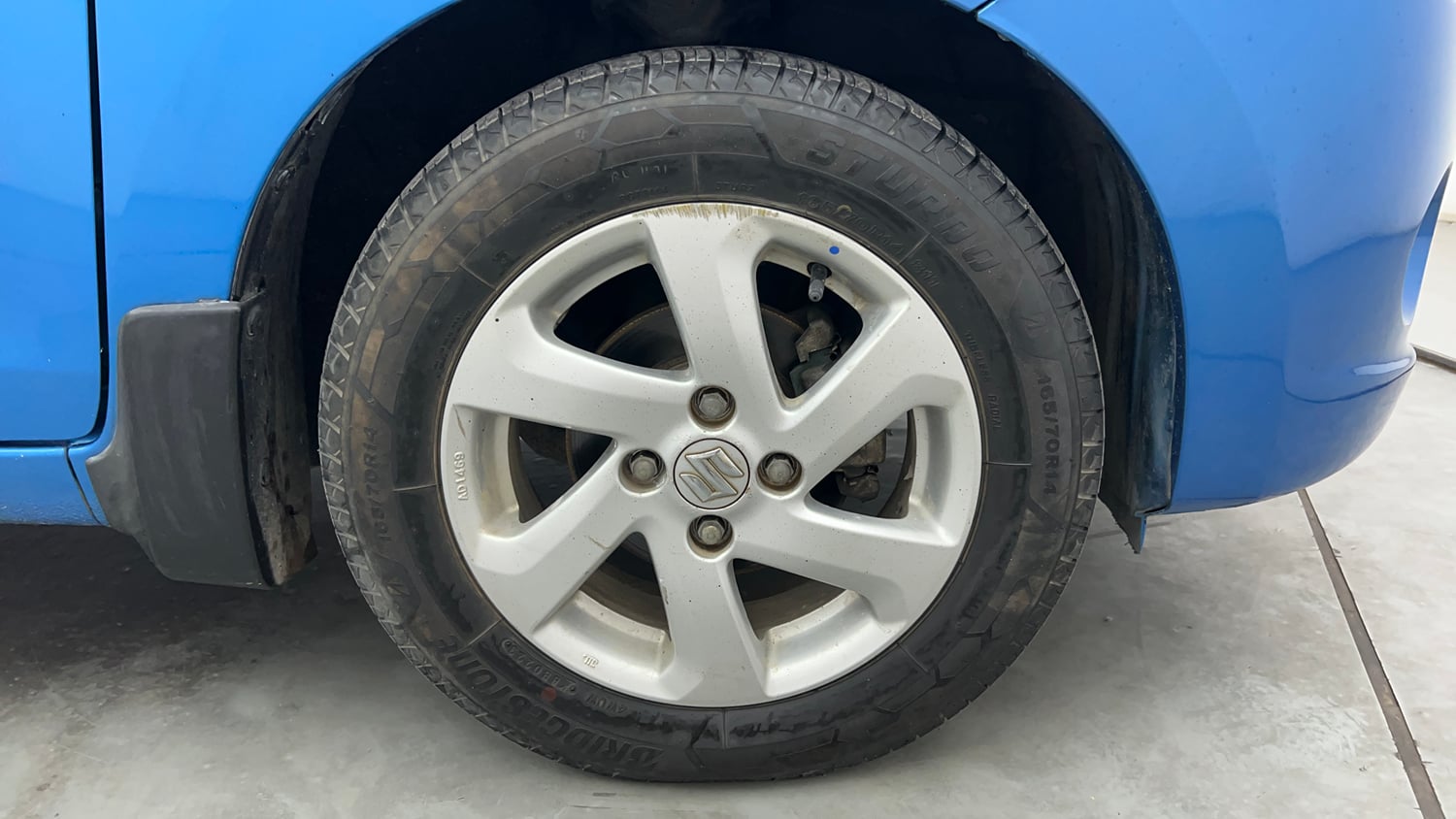 Used 2015 Maruti Suzuki Celerio ZXi Opt Petrol Manual tyres RIGHT FRONT TYRE RIM VIEW