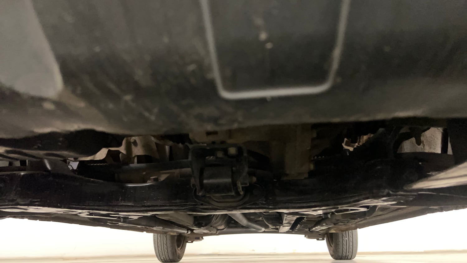 Used 2016 Hyundai Elite i20 Sportz 1.2 Petrol Manual extra FRONT LEFT UNDERBODY VIEW