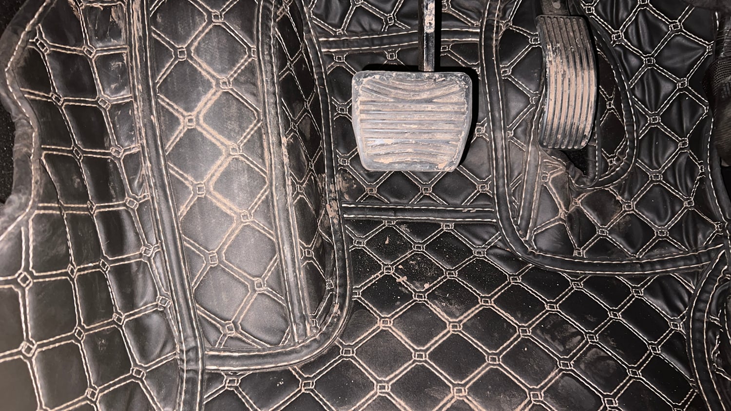 Used 2025 Mahindra Thar Roxx AX7 L Diesel AT 4WD Diesel Automatic interior PEDALS VIEW