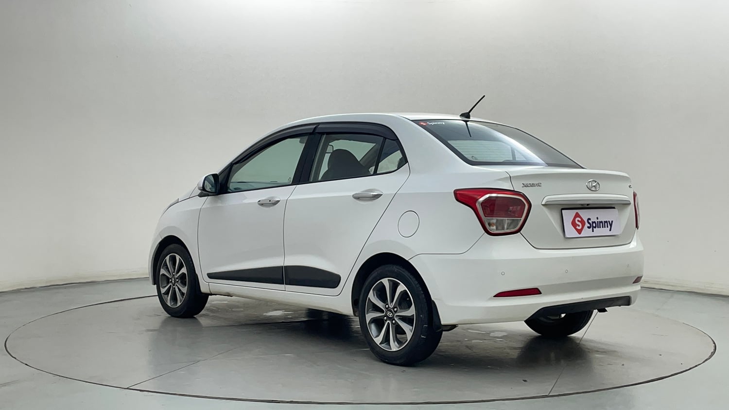 Used 2017 Hyundai Xcent SX 1.2 (O) Petrol Manual exterior LEFT REAR CORNER VIEW