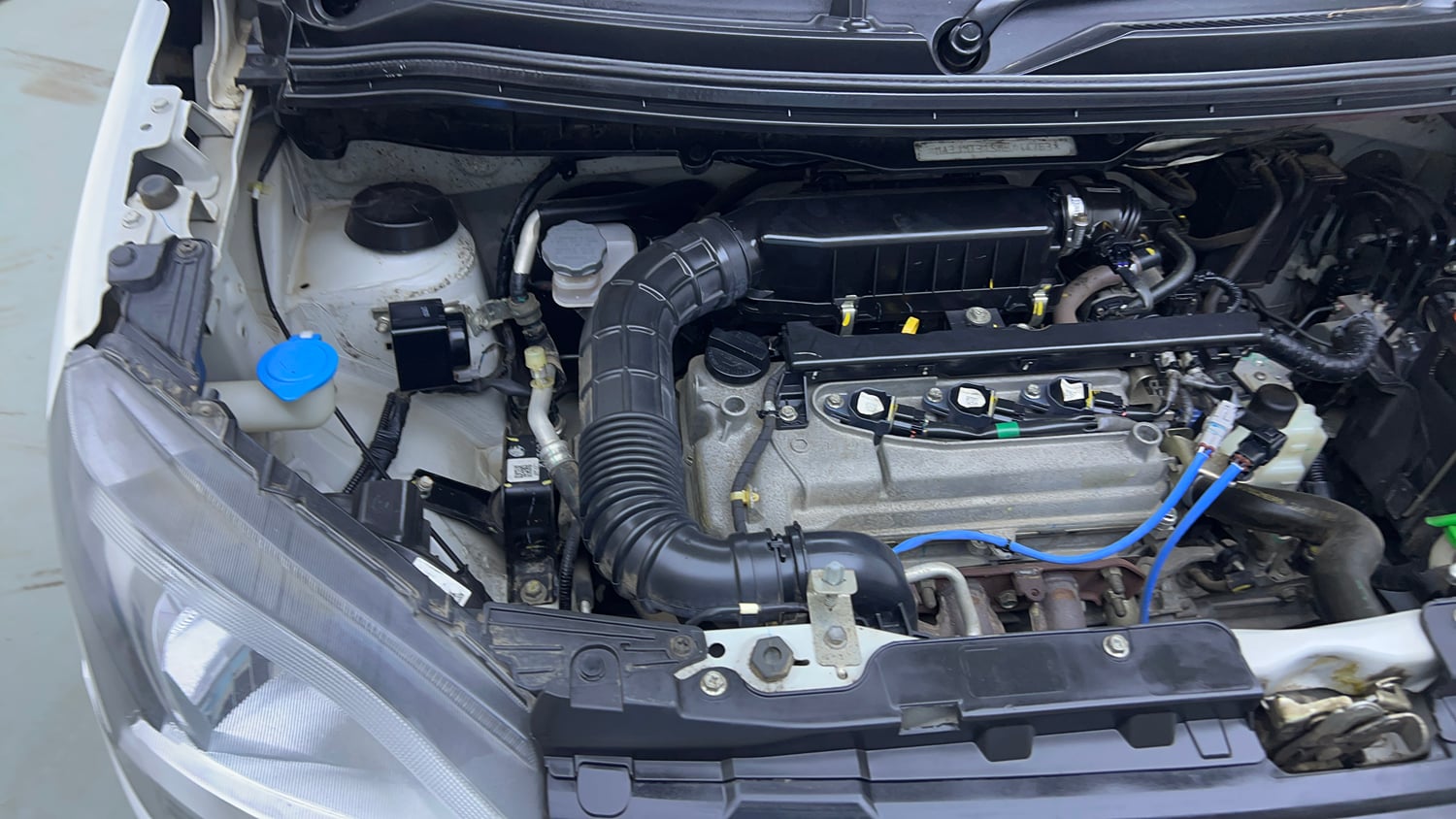Used 2021 Maruti Suzuki Wagon R 1.0 VXi 1.0 AMT Petrol Automatic engine ENGINE RIGHT SIDE VIEW