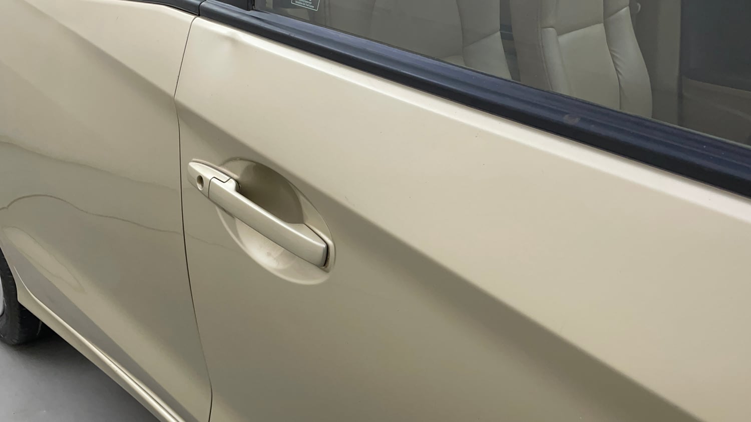 Used 2014 Honda Mobilio V Petrol Petrol Manual dents MINOR SCRATCH