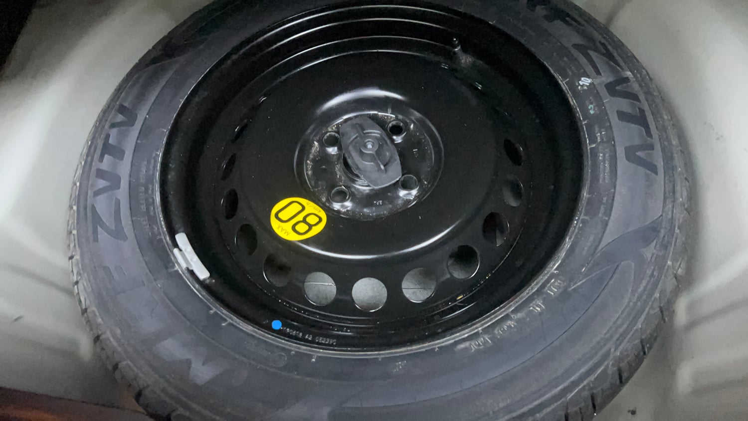 Used 2018 Maruti Suzuki Baleno Zeta 1.2 Petrol Manual tyres SPARE TYRE VIEW