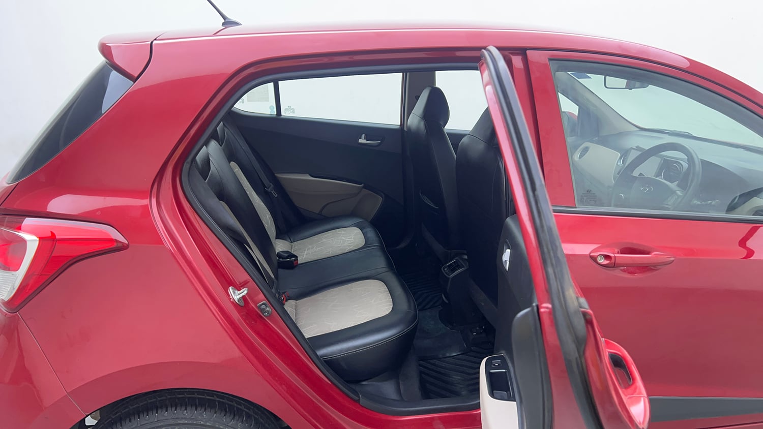 Used 2018 Hyundai Grand i10 Sportz 1.2 Kappa VTVT Petrol Manual interior RIGHT SIDE REAR DOOR CABIN VIEW