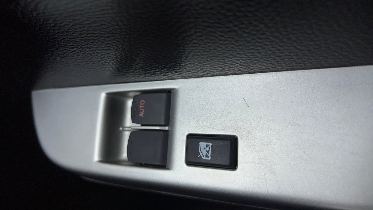 Used 2014 Maruti Suzuki Wagon R LXI Petrol Manual top_features Power windows