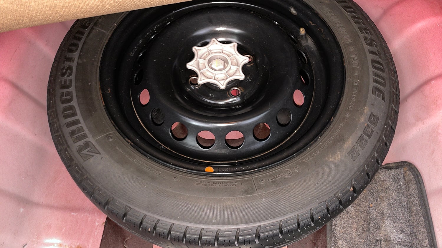 Used 2014 Hyundai Xcent S 1.2 (O) Petrol Manual tyres SPARE TYRE VIEW