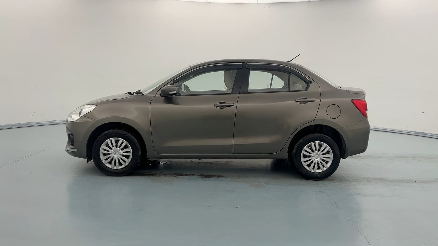 Used 2018 Maruti Suzuki Dzire VXi Petrol Manual exterior LEFT SIDE VIEW