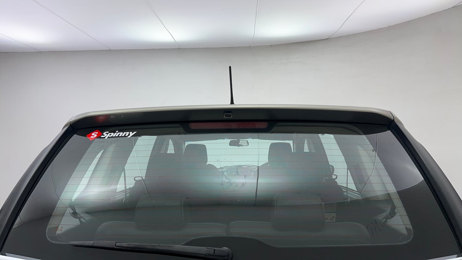 Used 2018 Tata Hexa XT 4x2 7 STR Diesel Manual exterior BACK WINDSHIELD VIEW