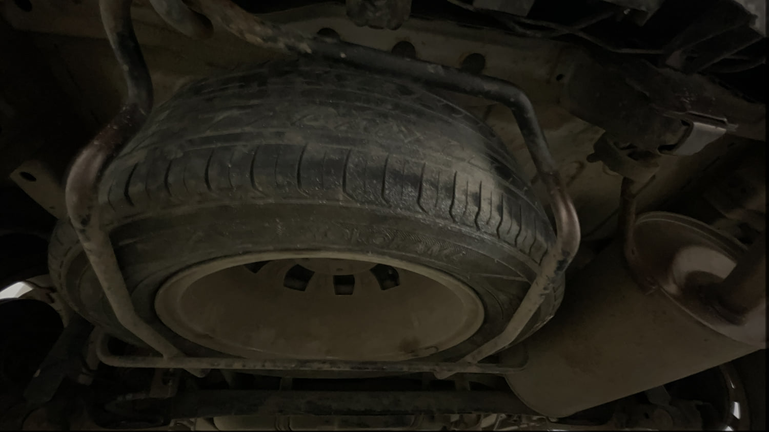 Used 2013 Maruti Suzuki Ertiga ZXi Petrol Manual tyres SPARE TYRE VIEW
