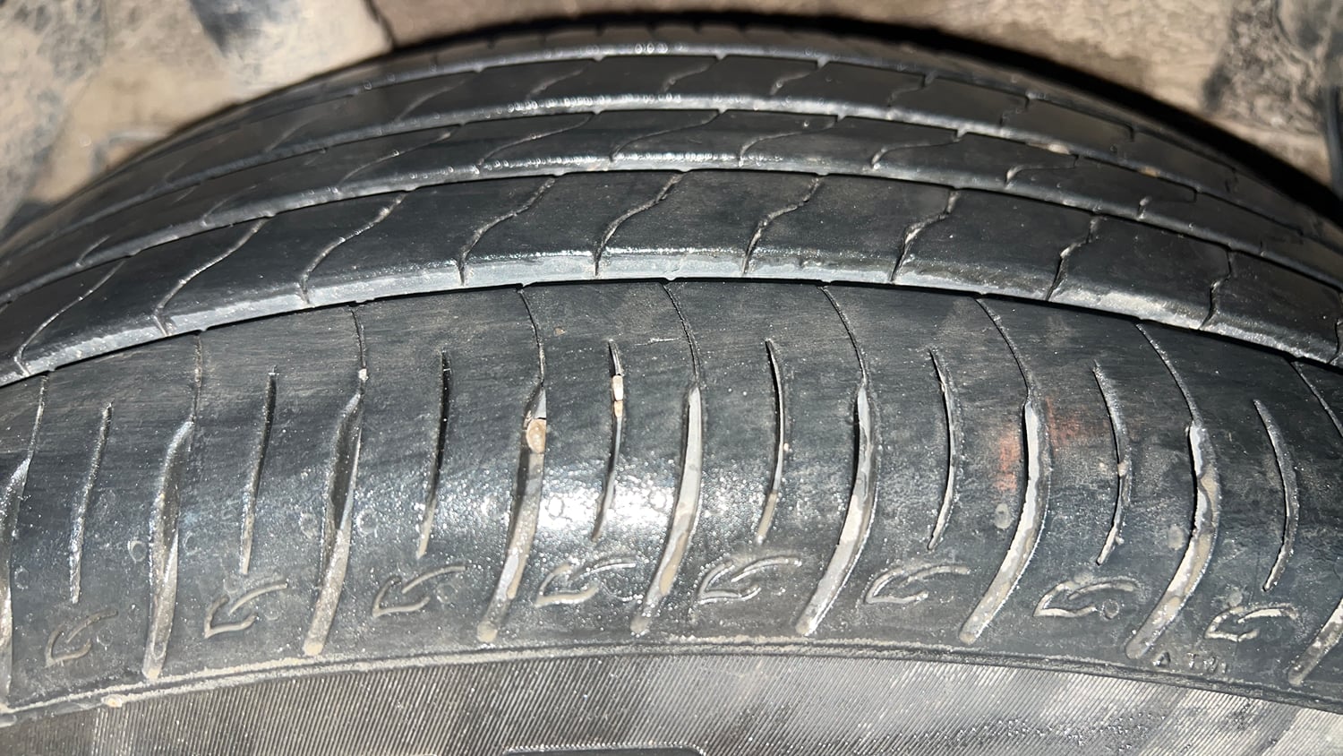 Used 2026 Hyundai Venue 1.0 Turbo Petrol DCT HX6 Petrol Automatic tyres RIGHT REAR TYRE TREAD VIEW