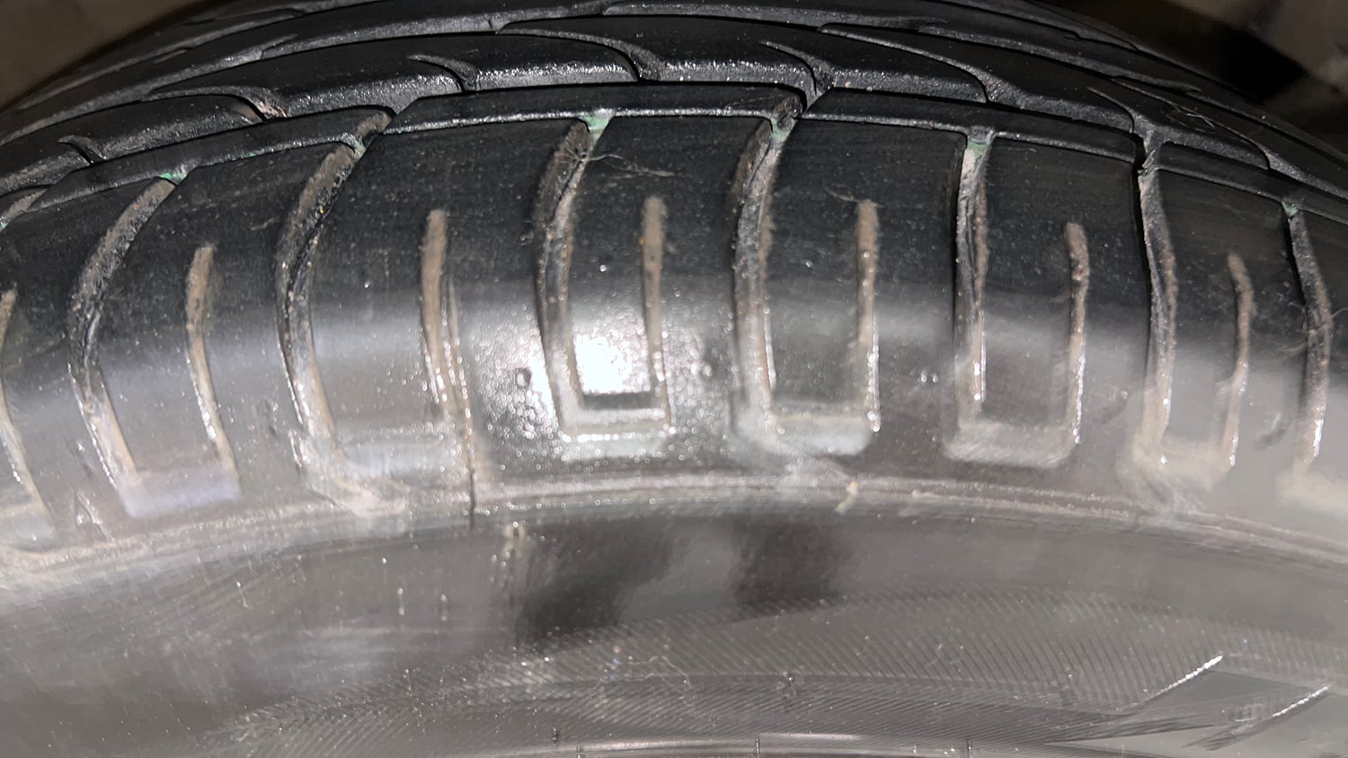 Used 2021 Kia Seltos GTX Plus AT 1.5 Diesel Diesel Automatic tyres RIGHT FRONT TYRE TREAD VIEW