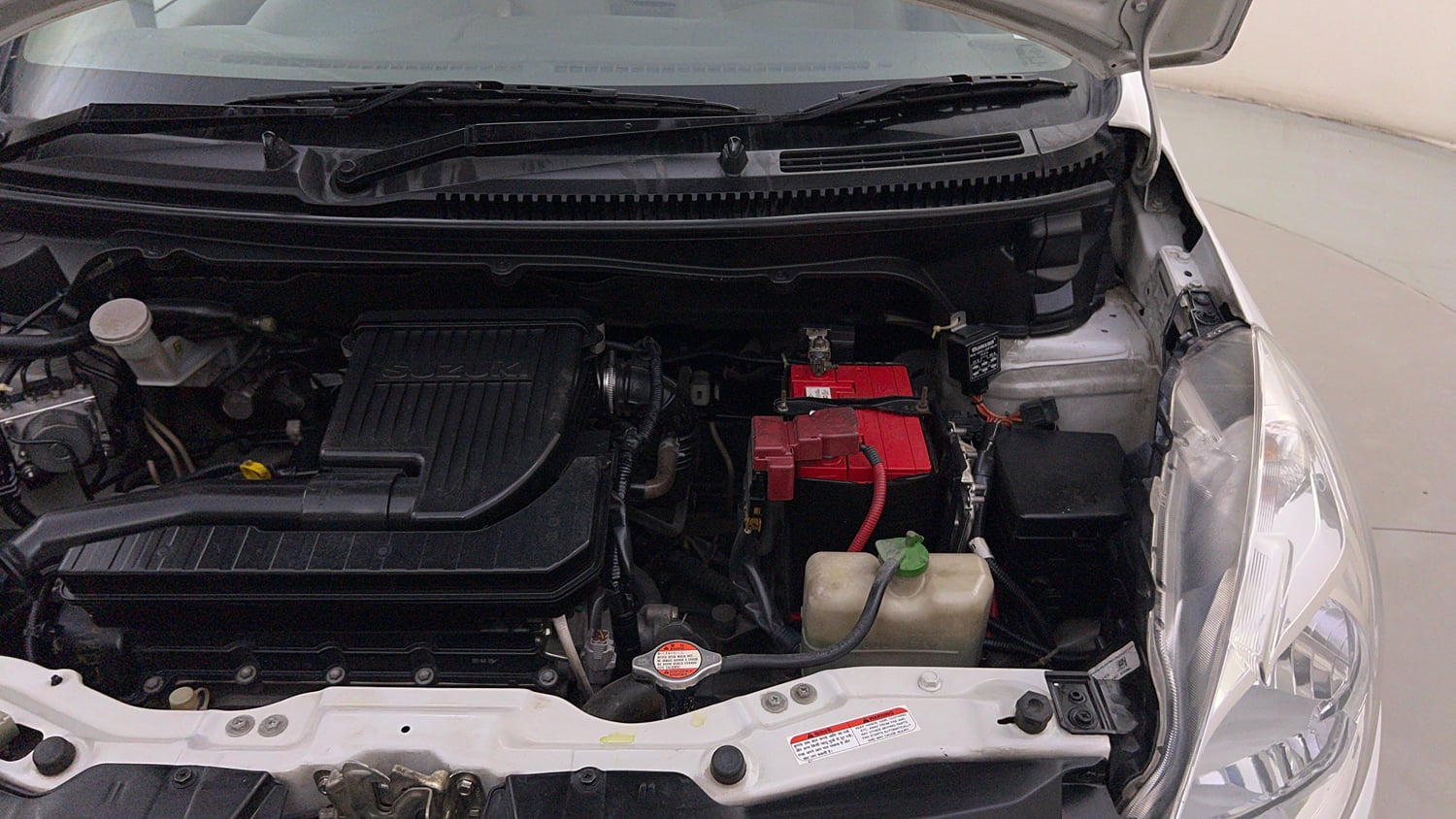 Used 2016 Maruti Suzuki Ertiga ZXI Petrol Manual engine ENGINE LEFT SIDE HINGE & APRON VIEW
