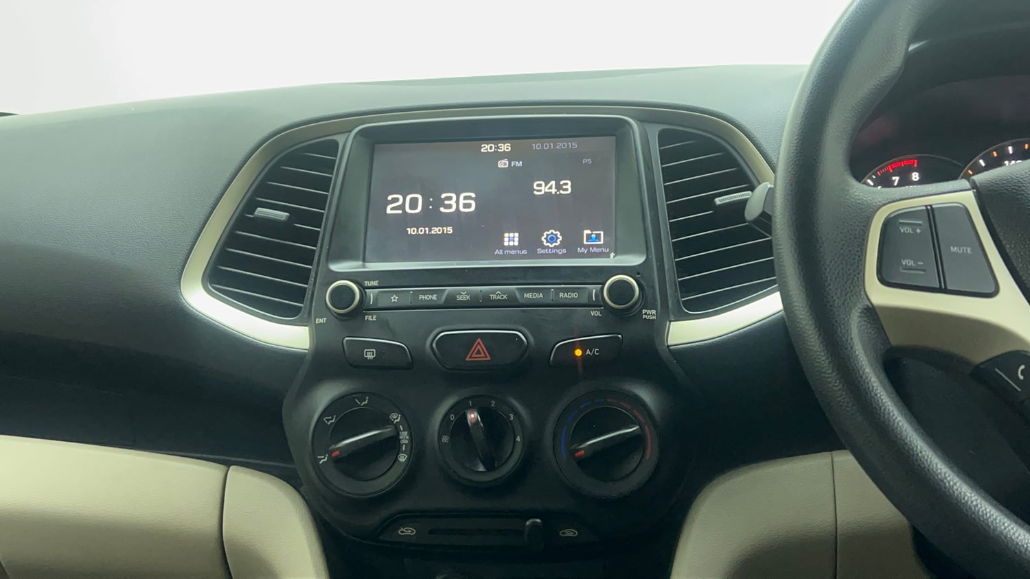 Used 2019 Hyundai Santro Sportz AMT Petrol Automatic top_features Integrated (in-dash) music system