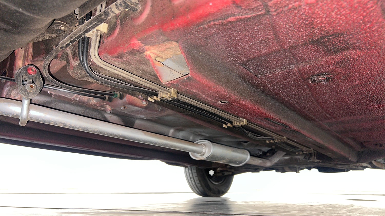Used 2017 Renault Kwid 1.0 RXT Petrol Manual extra REAR RIGHT UNDERBODY VIEW