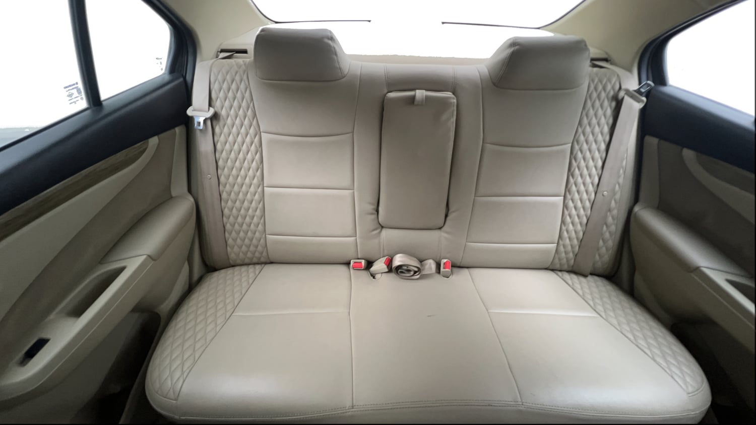 Used 2020 Maruti Suzuki Ciaz Delta Hybrid 1.5 AT Petrol Automatic interior REAR SEAT CONDITION VIEW