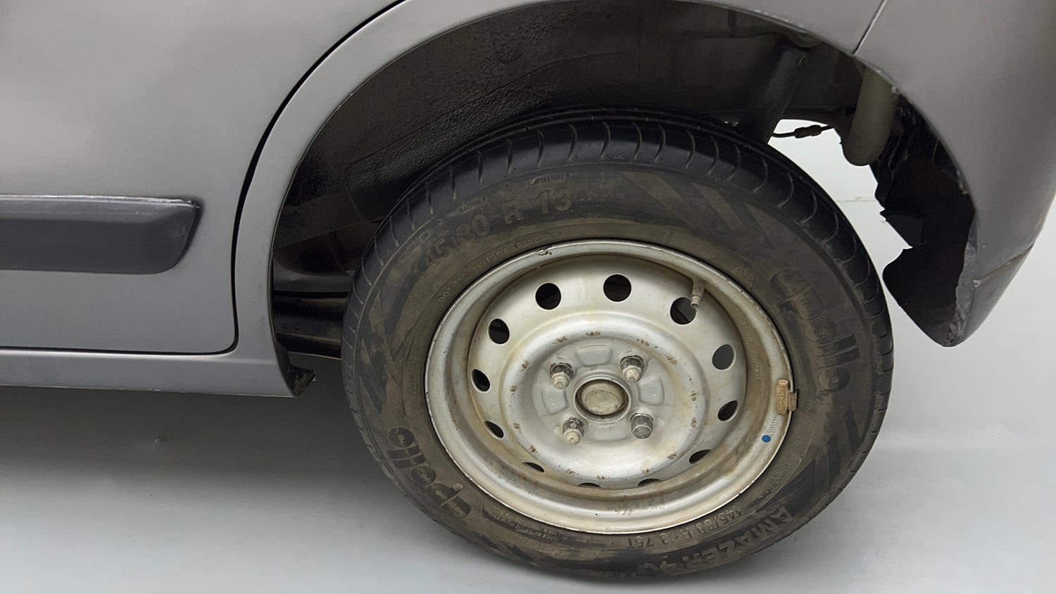 Used 2013 Maruti Suzuki Wagon R LXI CNG Cng Manual tyres LEFT REAR TYRE RIM VIEW