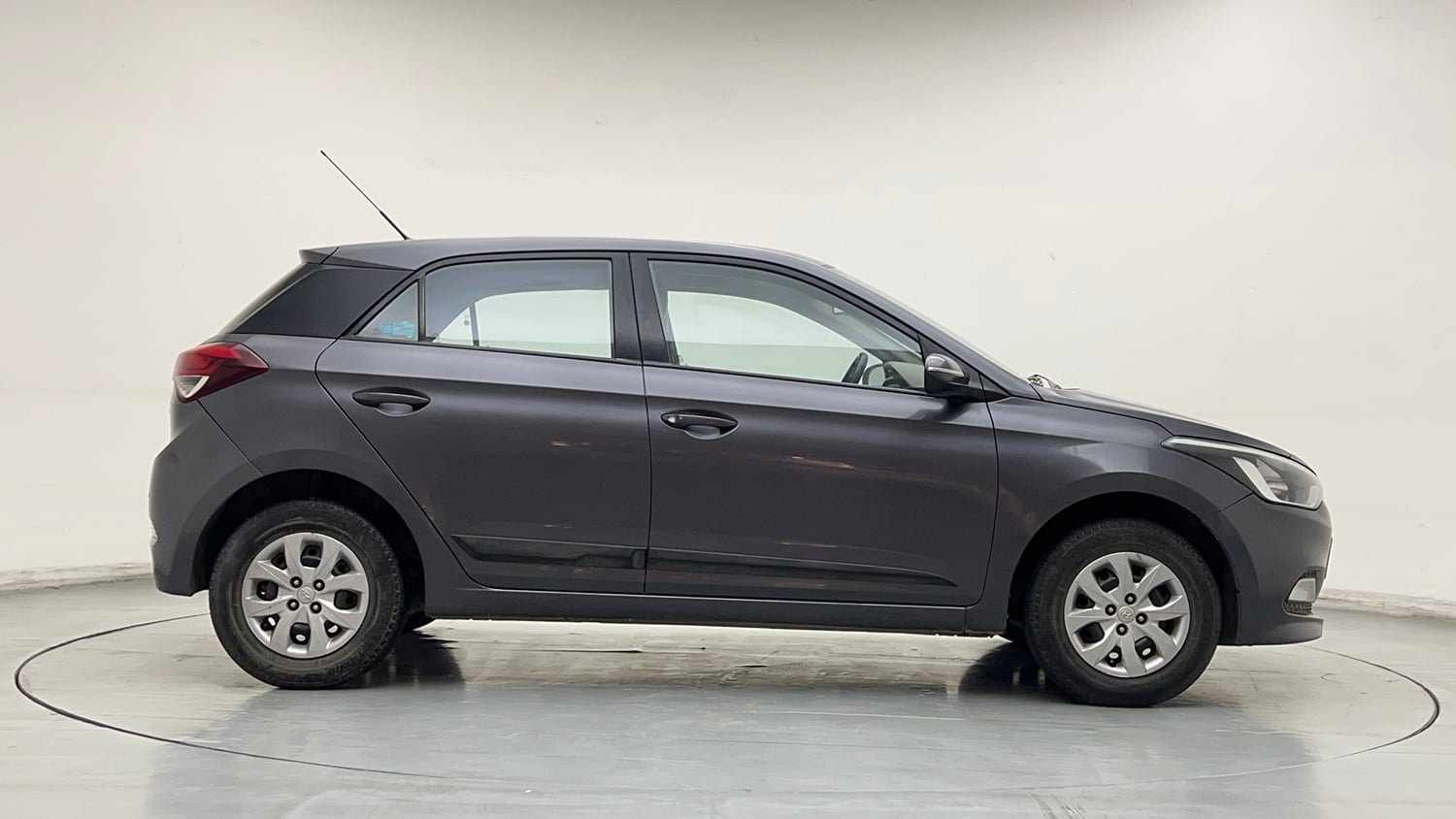 Used 2015 Hyundai Elite i20 Sportz 1.2 Petrol Manual exterior RIGHT SIDE VIEW